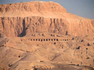 A Luxor Excursion to Habu Temple, Valley of Workers & Queens - Deir el-Medina: seeing the workers behind the royal tombs