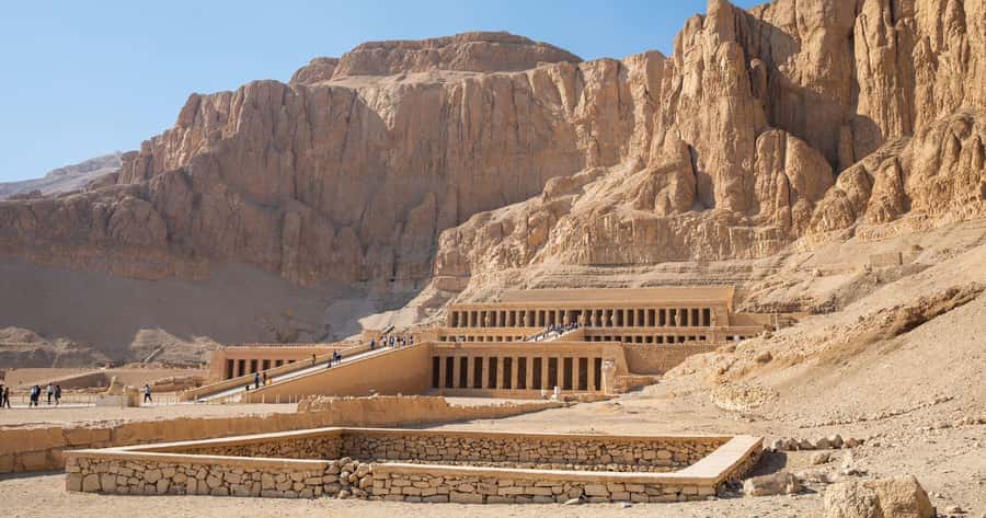 A Luxor Excursion to Habu Temple, Valley of Workers & Queens - Private logistics in Luxor: 8:00 pickup, A/C transfers, and skip-the-line value