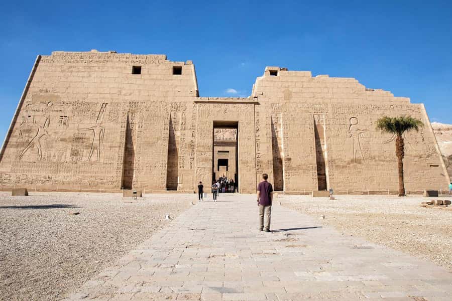 A Luxor Excursion to Habu Temple, Valley of Workers & Queens - A realistic order, and how to handle possible closures