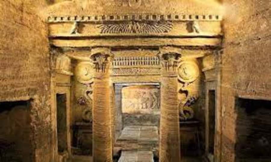 Alexandria Female Guided with Catacombs & Alexandria Library - On-the-road extras: mango juice, Unknown Soldier photos, and 7000 underwater monuments