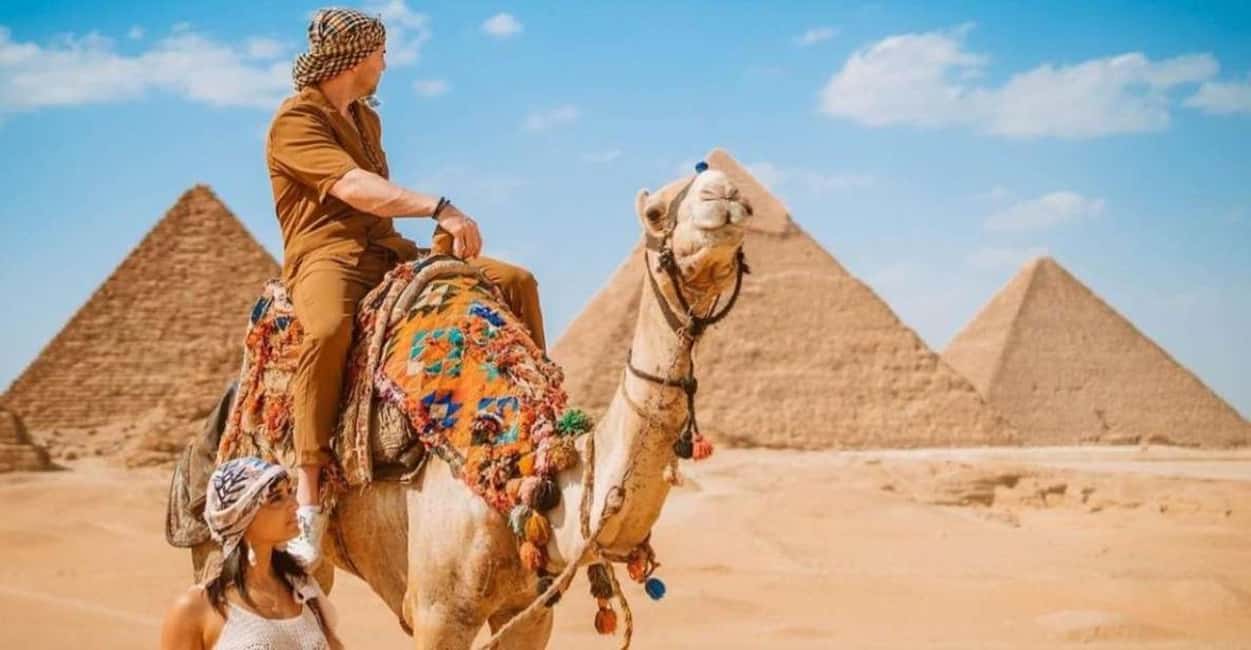 All-inclusive private Trip Pyramids Sphinx, Camel, VIP Lunch - Private Giza Pickup: Starting Smooth from Your Cairo Hotel