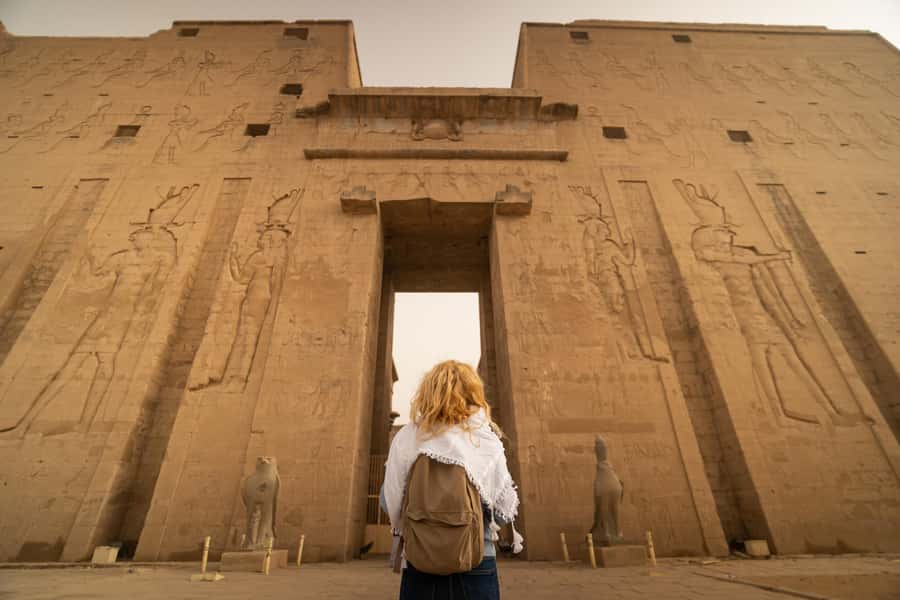 Aswan: Edfu and Kom Ombo Day Tour with Luxor Transfer - How the schedule works from pick-up to drop-off