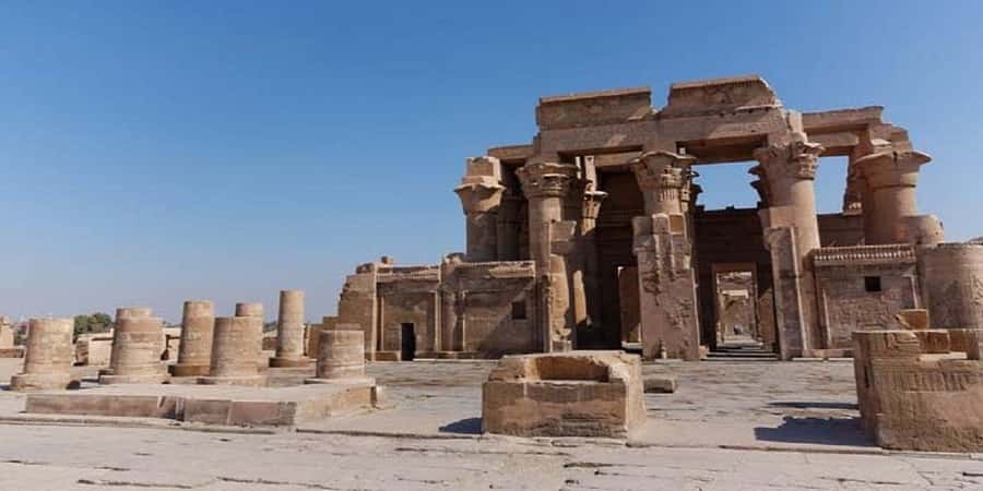 Aswan: Kom Ombo Day Tour with Luxor Transfer - The Aswan-to-Luxor transfer: comfortable travel that keeps the day relaxed