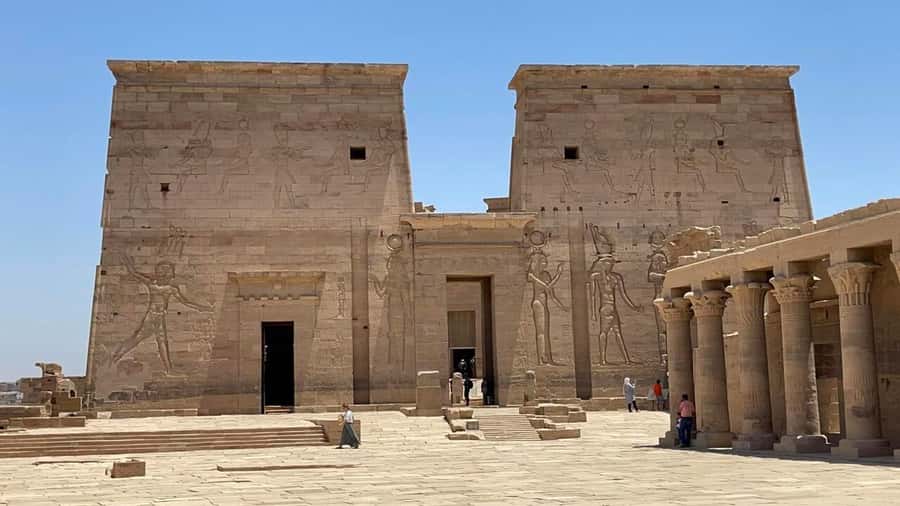 Aswan: Private All-inclusive Guided Tour of Aswan Highlights - Lunch and the Nubian Village stop: culture plus a reality check on time
