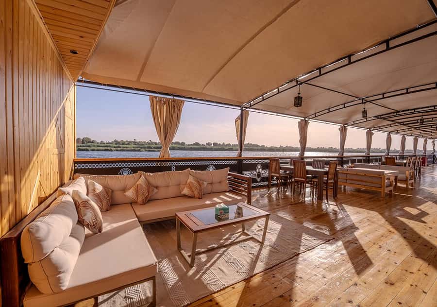 Aswan to Luxor: 4-Day Luxury Dahabiya Nile Cruise Adventure - Dahabiya Luxury: What changes when the boat is small