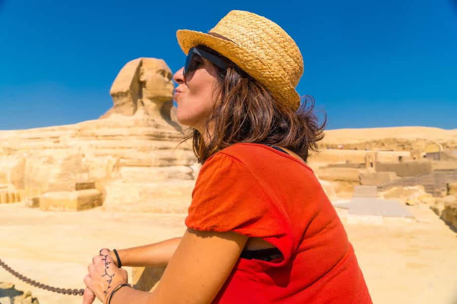 Cairo: All-Inclusive Giza Pyramids & Egyptian Museum Tour - Getting to Giza: pickup, private vehicle, and first pyramid moments
