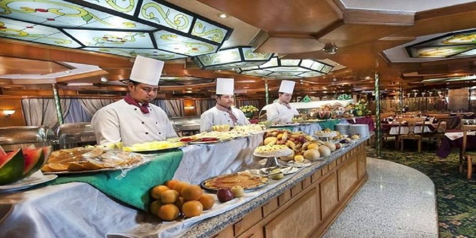 Cairo: Buffet Dinner Cruise with Folkloric Show - Nile night views: where the beauty happens