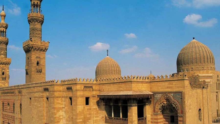 Cairo: Cairo by Night Tour and Dinner at EL Azhar Park - Al-Fishawi Café: 1797 coffee-house life and writer lore