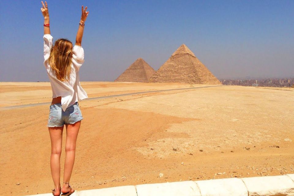 Cairo Deluxe Tour: Pyramids,Museum & Khan El Khalili + Lunch - Who should book this Cairo Deluxe Tour?