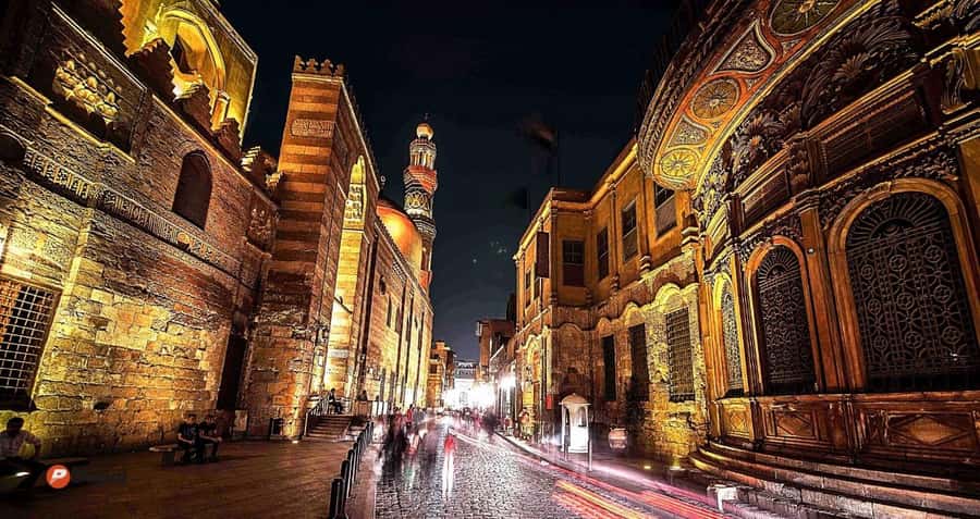 Cairo: El-Moez Street Tour & Cairo Tower Revolving Dinner - Your guide matters more than you think (and you’ll feel it)