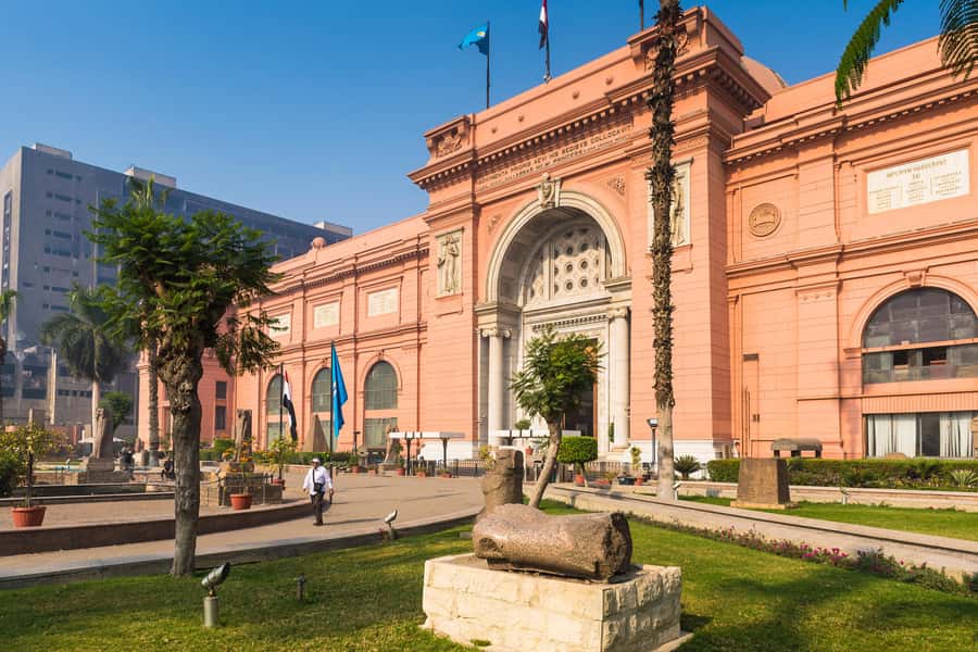 Cairo: Female-Guided Pyramids, Sphinx & Museum City Tour - Valley Temple of Khafre: the stop most people overlook