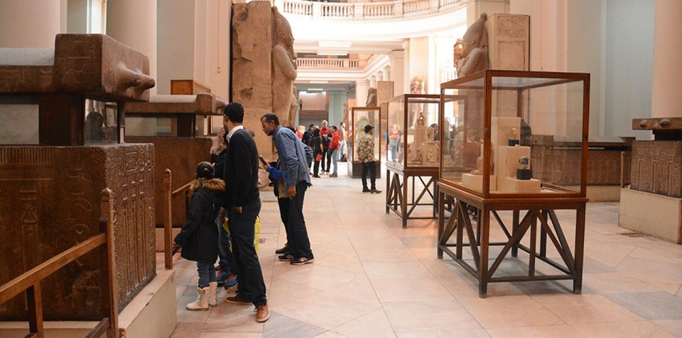Cairo/Giza: Guided Pyramids, Sphinx and Egyptian Museum Tour - VIP upgrade: lunch plus a Nile felucca finale
