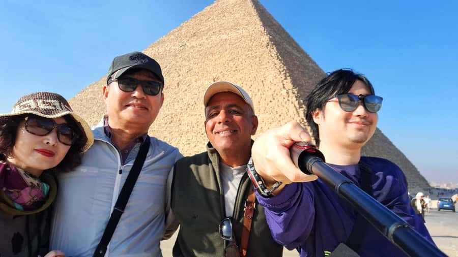 Cairo: Giza Pyramids, Citadel and Old Cairo Private Day Tour - The Great Sphinx and Valley Temple of Khafre