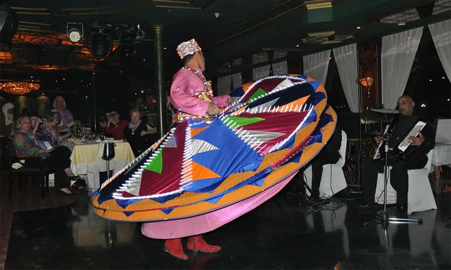 Cairo: Giza Pyramids, Egyptian Museum & Nile Dinner Cruise. - Shopping time in Cairo: use it as a controlled pause