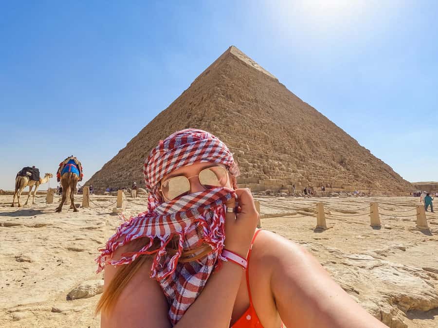 Cairo: Giza Pyramids, Museum & Bazaar Tour with Lunch - The Great Sphinx: what to notice beyond the face