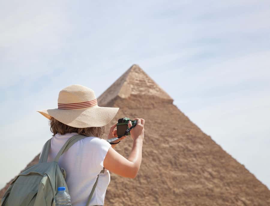 Cairo: Giza Pyramids, Museum & Bazaar Tour with Lunch - Lunch at a local restaurant: included comfort, not a rushed meal
