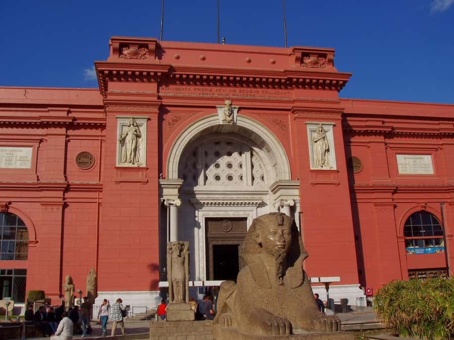 Cairo: Giza Pyramids, Museum & Tahrir Square Private Tour. - Pyramids of Giza guided time: what you actually gain