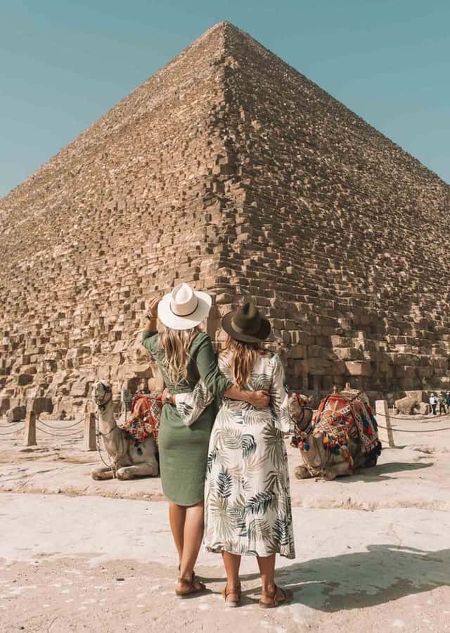 Cairo: Giza pyramids, Sphinx, and Great Pyramid Tour - Why 4 hours on the Giza Plateau can feel like a win