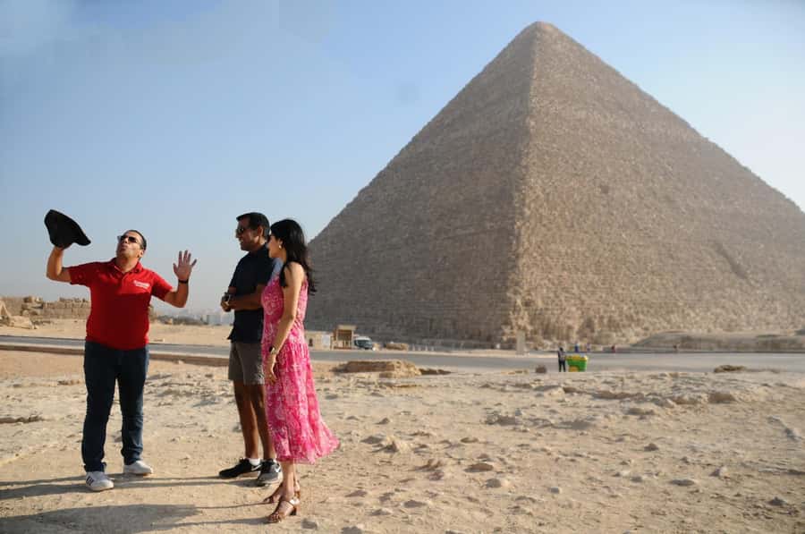 Cairo: Giza pyramids, Sphinx, and Great Pyramid Tour - Sphinx visit: iconic views plus the pace reality check