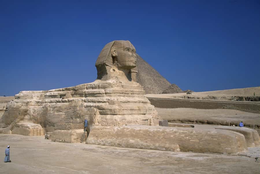 Cairo: Giza Pyramids, Sphinx, Sakkara & Dahshur Privte Tour - The Great Sphinx and Valley Temple: how the pieces connect