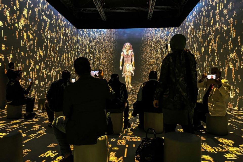 Cairo: Grand Egyptian Museum QR Ticket - Hall of Mirrors: holographic glasses and interactive storytelling
