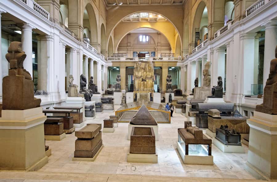 Cairo: Great Pyramids of Giza and Egyptian Museum Tour - Guide quality and language options that can make or break the day