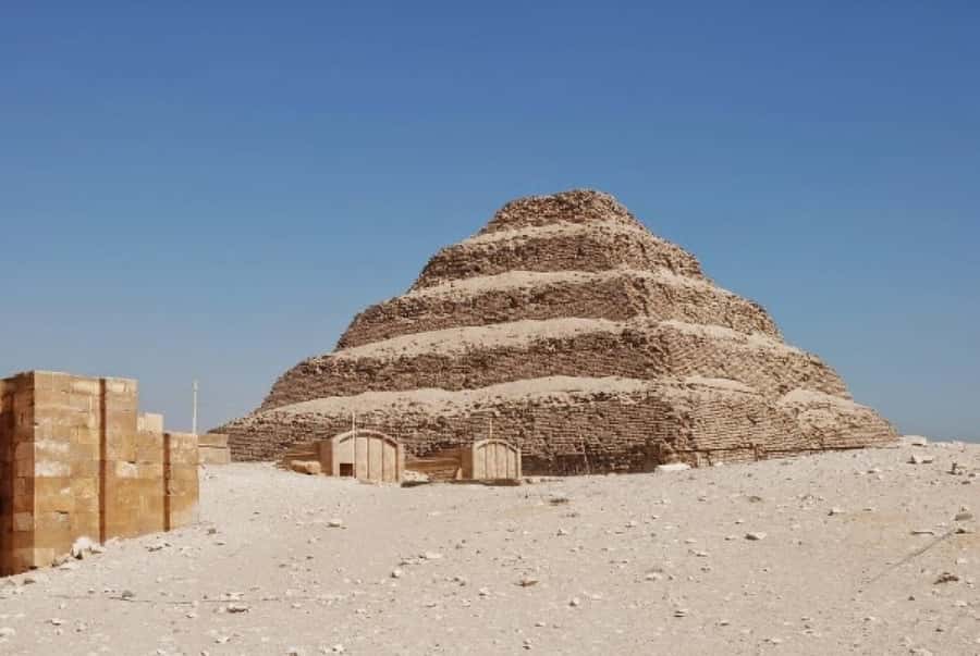 Cairo: Memphis, Sakkara and Dahshur Pyramids Day Tour - Sakkara and the Step Pyramid: where the pyramid idea got serious