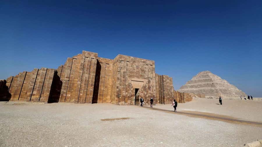 Cairo: Memphis, Sakkara and Dahshur Pyramids Day Tour - Dahshur’s Bent and Red Pyramids: the day’s most physical moment