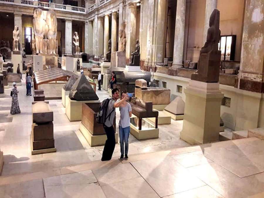 Cairo: National Museum and Egyptian Museum Tour with Lunch - Two museums, one tight 6-hour schedule