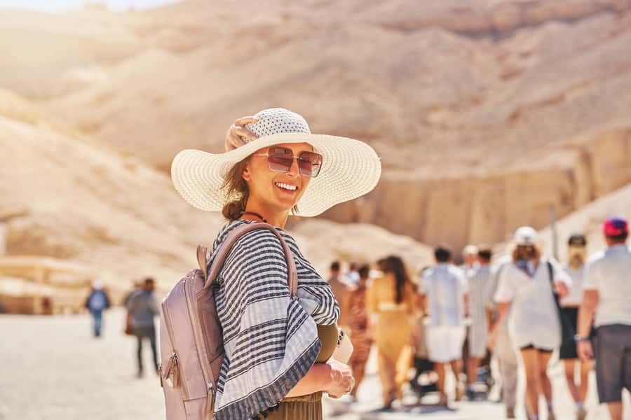Cairo: Private Luxor Day Tour with Entrance fees by Flights - Medinet Habu and the Colossi of Memnon: Desert Scale and Royal Power