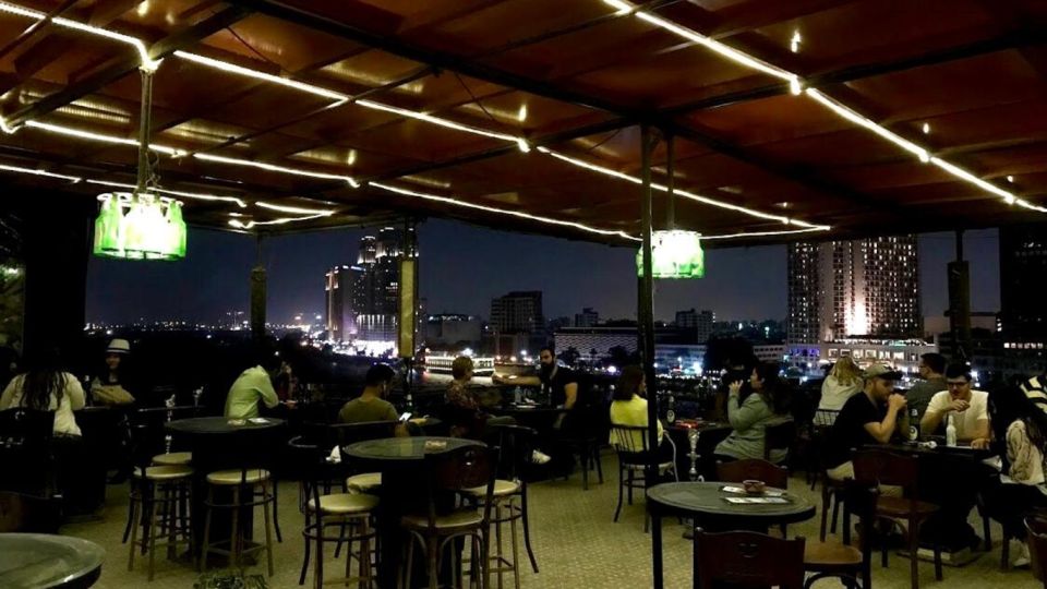 Cairo: Pub Crawl and Speakeasy Bar Tour with 2 Free Drinks - Finding the Group at Steigenberger El Tahrir (Kasr El Nile Street)