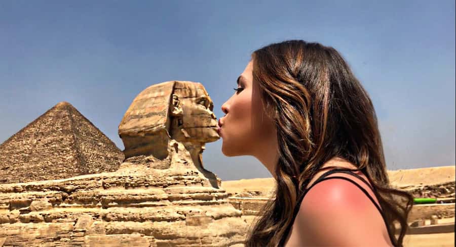 Cairo: Pyramid Tour, Boat Ride and Lunch at Cafelucca - Great Pyramids of Giza: what a guided approach changes