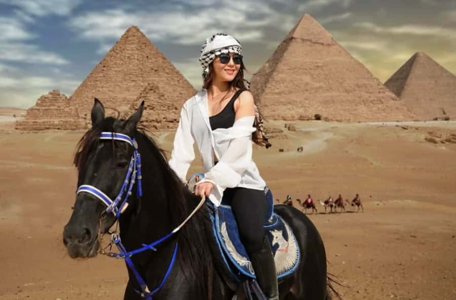 Cairo: Pyramids, Bazaar & Museum with Female Guide - Traditional Egyptian Lunch: A Smart Pause in the Middle