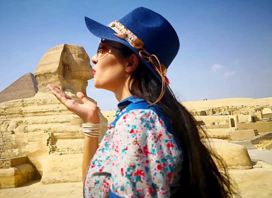 Cairo: Pyramids, Bazaar & Museum with Female Guide - Photography Help and Camel Ride Options