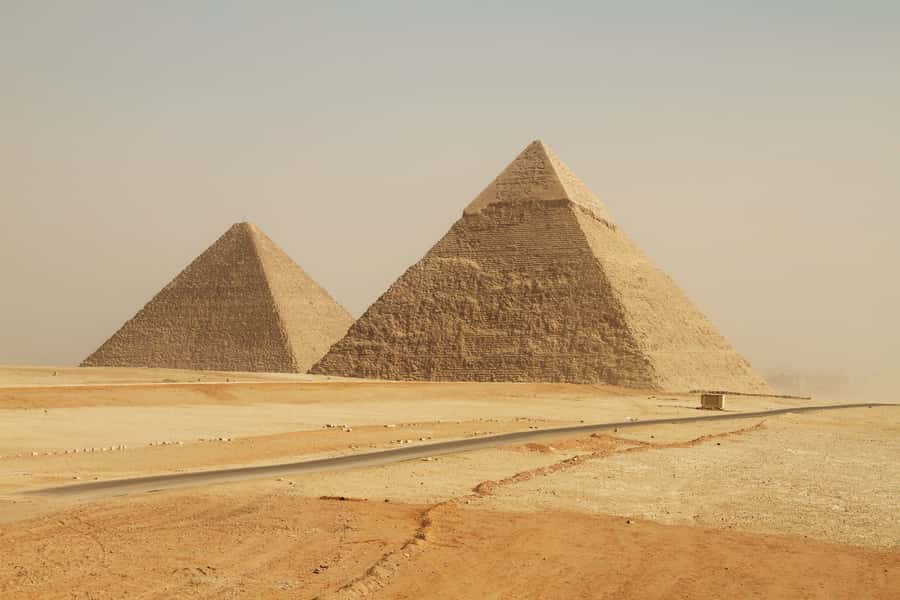 Cairo: Pyramids, Memphis, Sakkara, Dahshur & Bazaar Day Tour - Lunch at a Local Restaurant: Good Energy, Not a Drinks Included Deal