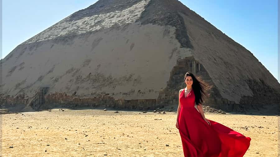 Cairo: Pyramids, Memphis, Sakkara & Dahshur Luxury Adventure - Cairo shopping stop: useful if you treat it like a buffer