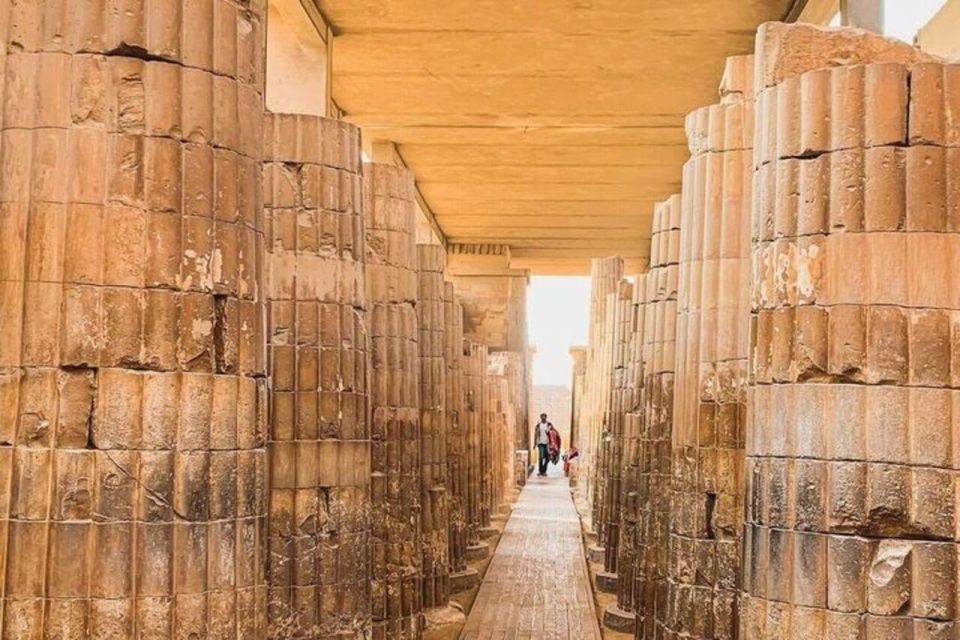 Cairo: Pyramids, Memphis, Sakkara day trip - The Great Sphinx and Valley Temple: more than a photo stop
