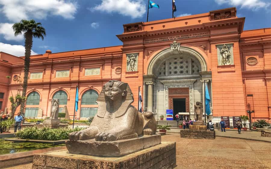 Cairo: Pyramids, Museum & Khan el-Khalili - Egyptian Museum near Tahrir Square: a 5000-year overview that stays manageable