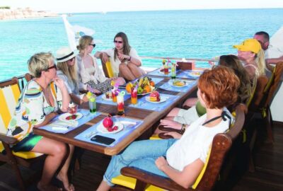 Cairo to Red Sea: VIP Yacht Cruise, Snorkeling & Lunch - Getting to the boat: where you meet and what to look for
