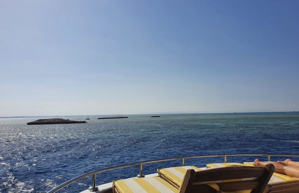 Cairo to Red Sea: VIP Yacht Cruise, Snorkeling & Lunch - Lunch onboard: buffet comfort, not just a snack