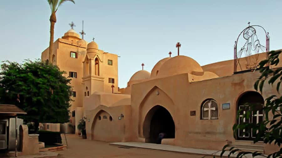 Cairo :Tour to Wadi El Natron Monastery from Cairo - How your guide can change the day
