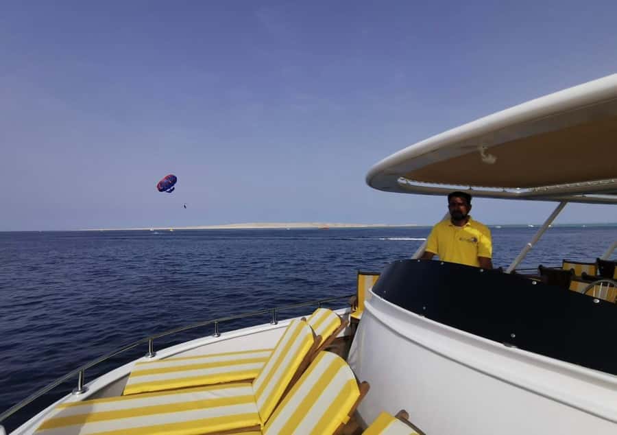 Dahab: luxury Snorkeling cruise with buffet lunch - Equipment and the $4 per piece add-on