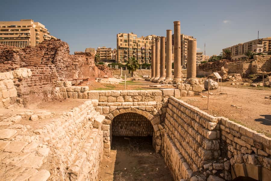 From Alexandria: Full-Day Guided Tour of Historical Sights - Catacombs of Kom El Shoqafa: When the Past Gets Personal