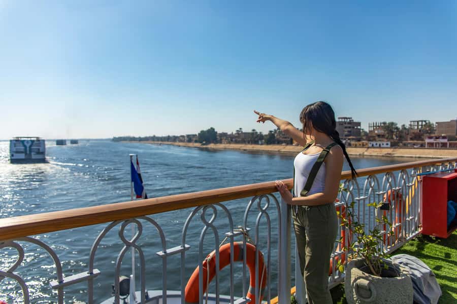 From Aswan: 4-Day Nile Cruise from Aswan to Luxor with Guide - Ships and service: what to expect when the Nile is running