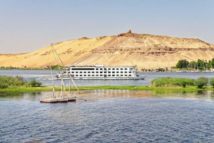 From Aswan: 4 Days Nile River Cruise with Guided Tours - Why This Aswan-to-Luxor Cruise Feels Like a Built-In Egyptian Road Trip