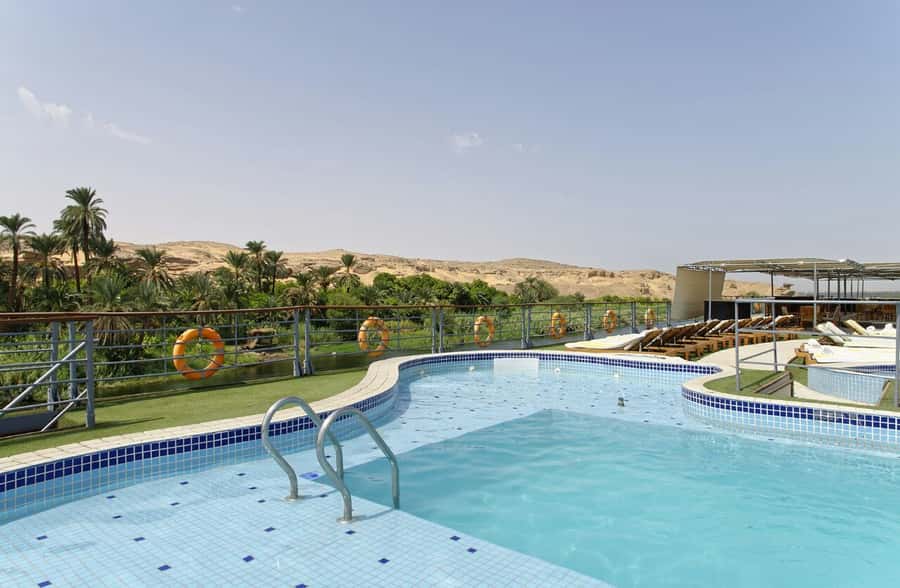 From Aswan: 4 Days Nile River Cruise with Guided Tours - Getting Started in Aswan: Pickup and the Aswan High Dam