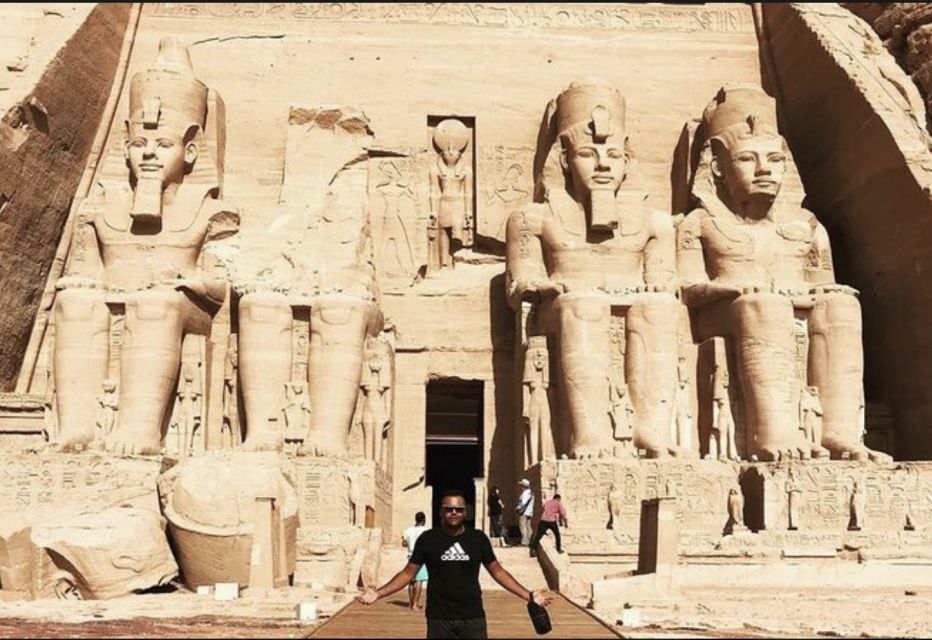 From Aswan: Abu Simbel Private Day Tour with Lunch - Entering the Temples of Ramses II and Hathor
