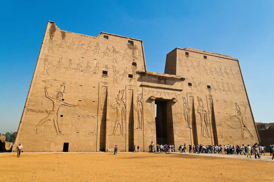 From Aswan: Edfu and Kom Ombo Temple All-Inclusive Day Tour - Kom Ombo’s double design: why it feels different inside