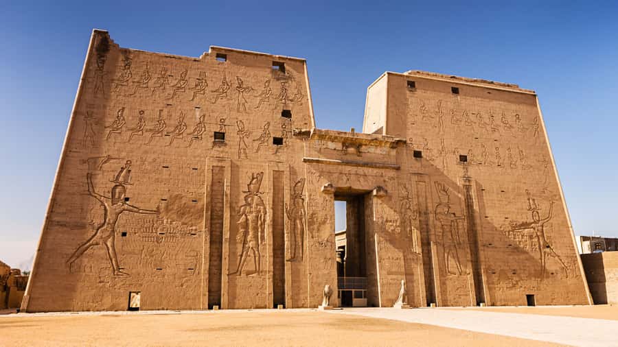 From Aswan: Overnight Nile Cruise to Luxor with Meals - Who this cruise fits best
