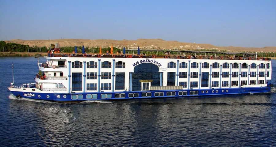From Aswan:4 Days Nile Cruise Luxor Abu Simbel & Air Balloon - Day 2: Abu Simbel at 4:30 AM and Kom Ombo’s Double Temple